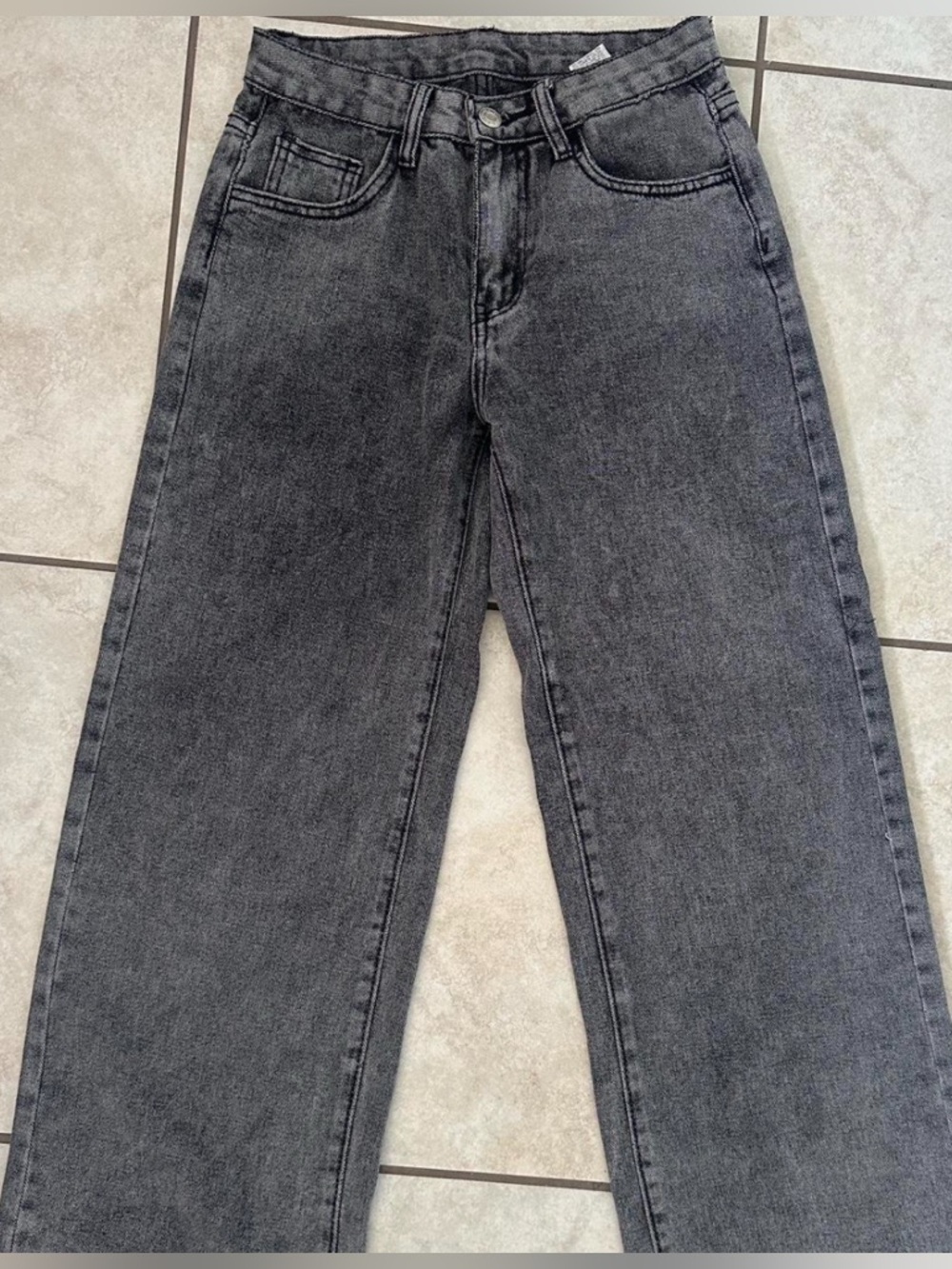 Women’s Gray Washed Straight-Leg Low-Rise Jeans